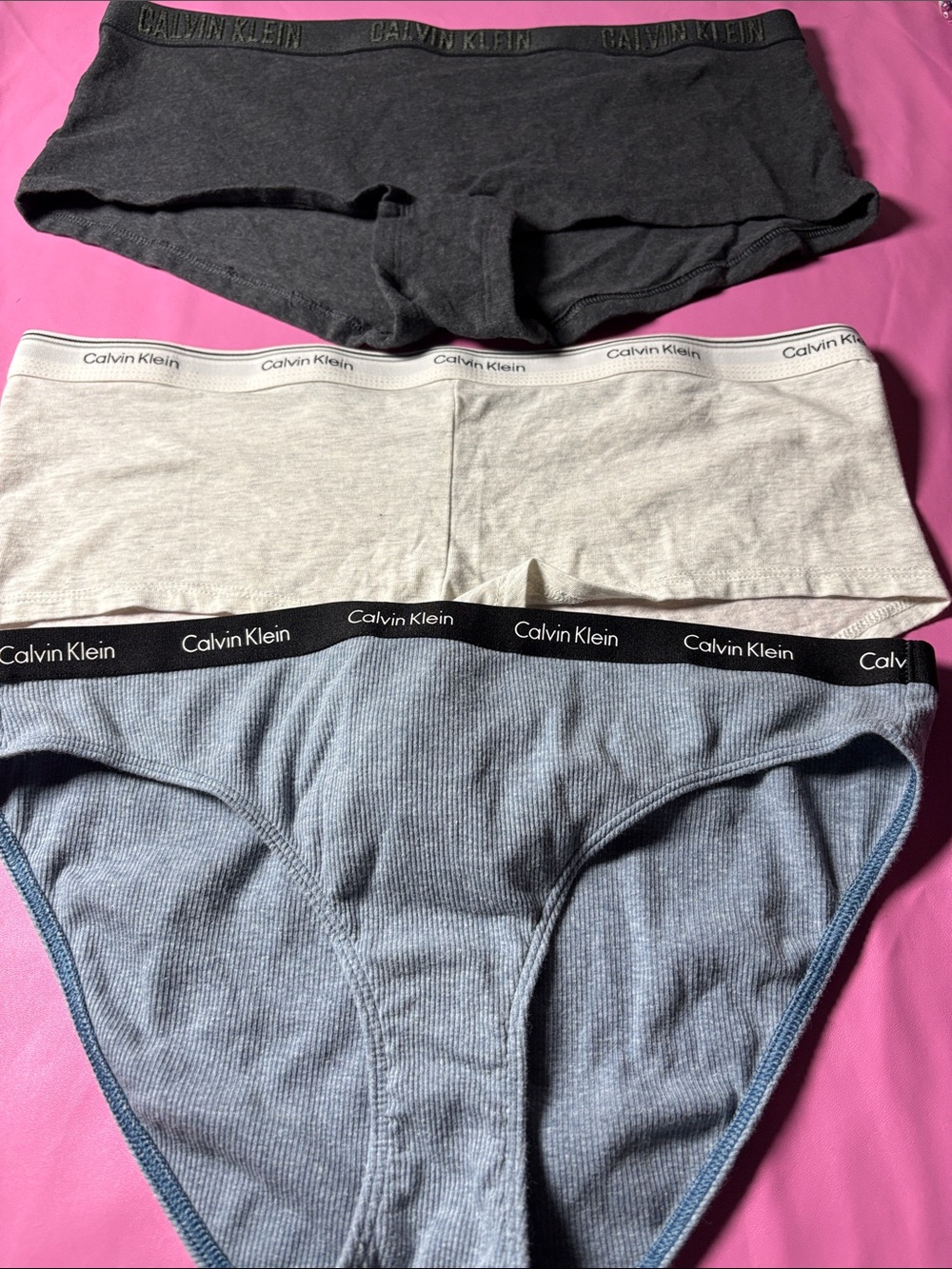 Calvin Klein  3-Pack Briefs in Black, Light Gray, Light Blue